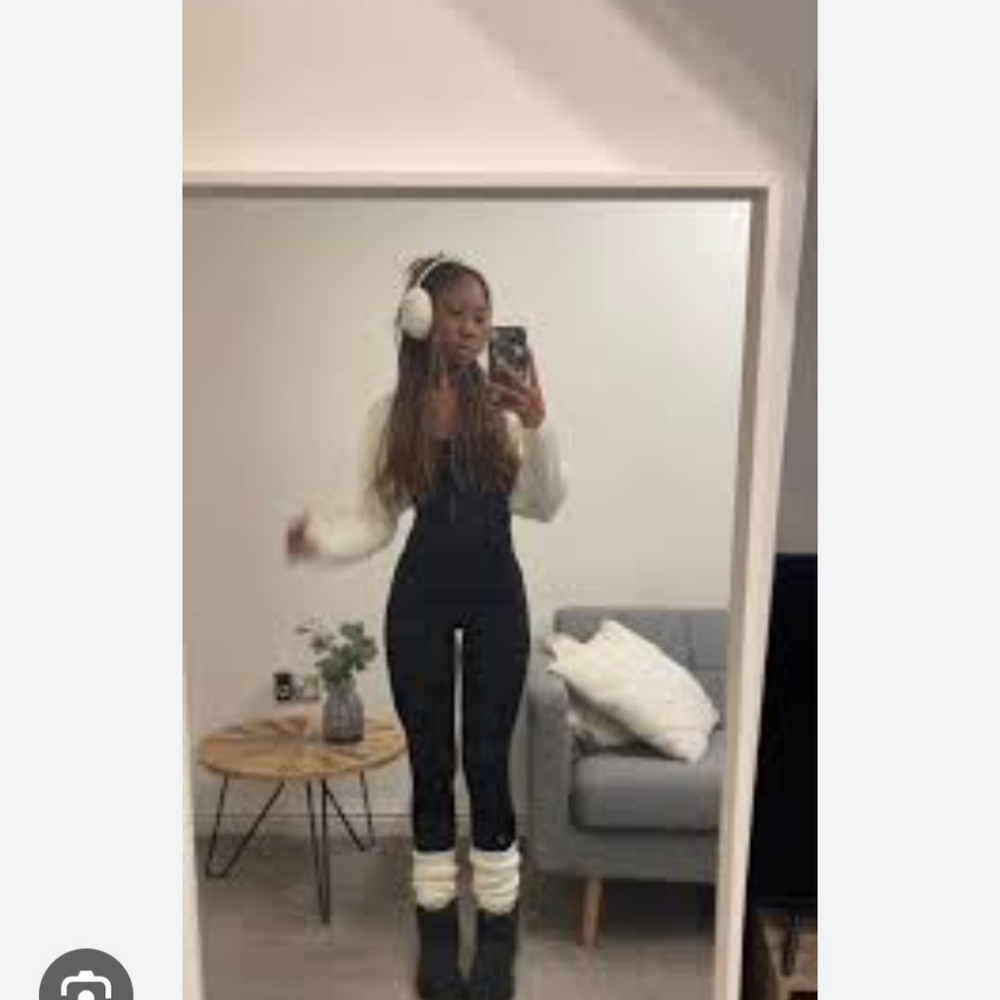 Ugg Size 7 - image 7